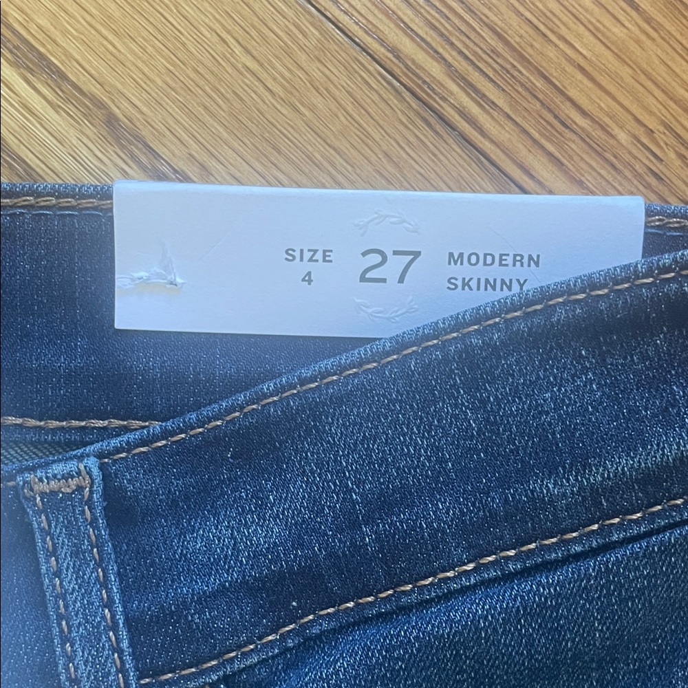 NWT Ann Taylor Loft High Rise Modern Skinny Jeans Size 4/27 - Picture 3 of 7